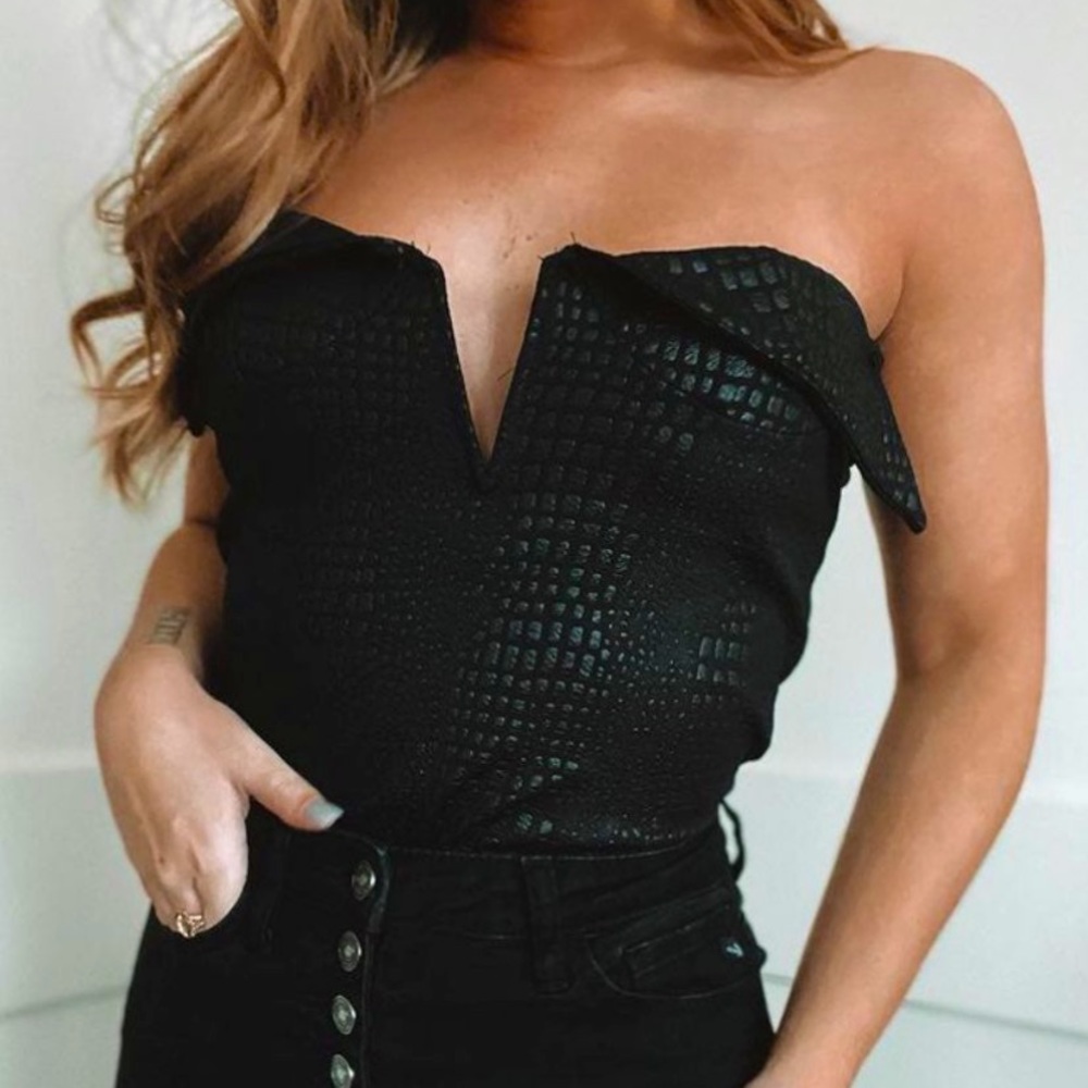 Pretty Little Thing Strappless Snakeskin Print Bodysuit